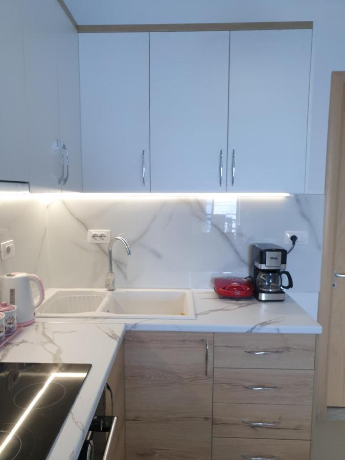 Hera Premium Apartments Sarandë Exteriör bild