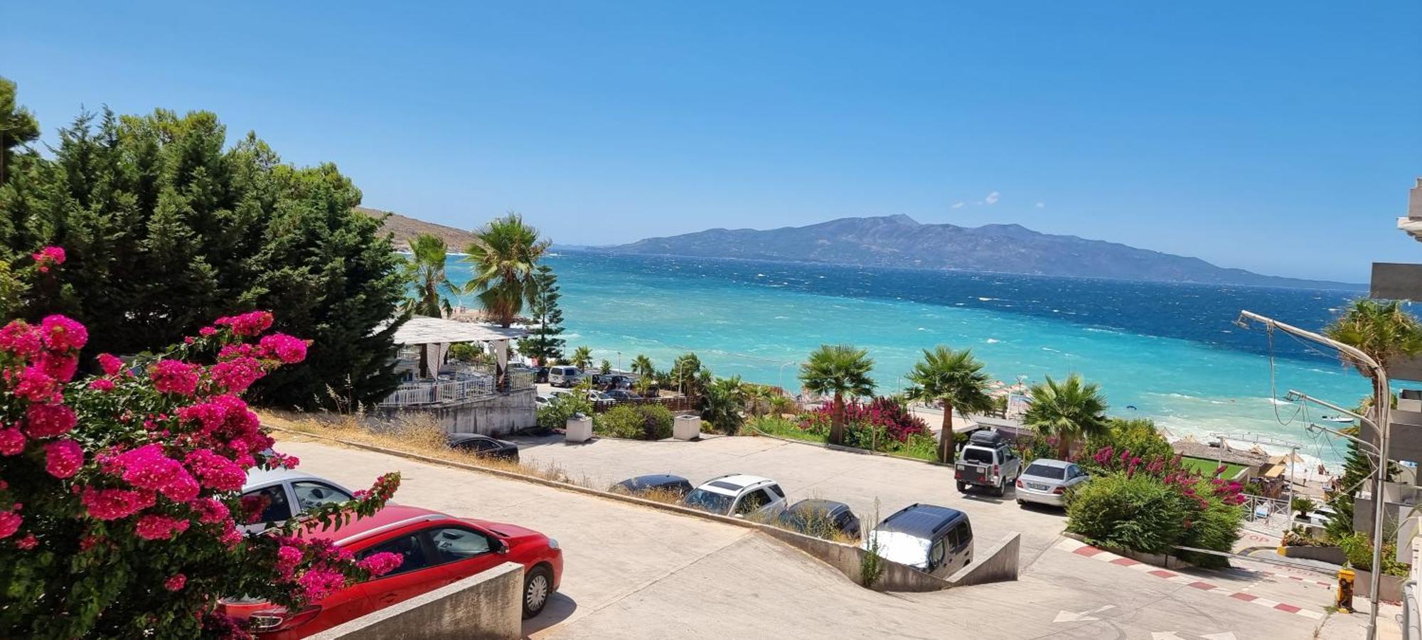 Hera Premium Apartments Sarandë Exteriör bild